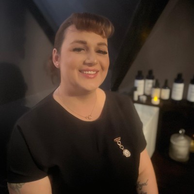 Welcome to our new beauty therapist Lisa… specialising in spa treatments and everything pampering.. we will be having lots of weekly offers with Lisa in our new spa room .. treat yourself…  #shrewsbury #shropshire #shrewsburybeauty #shrewsburybusinesses #shrewsburysalon #theparlourhairandbeauty #spashropshire